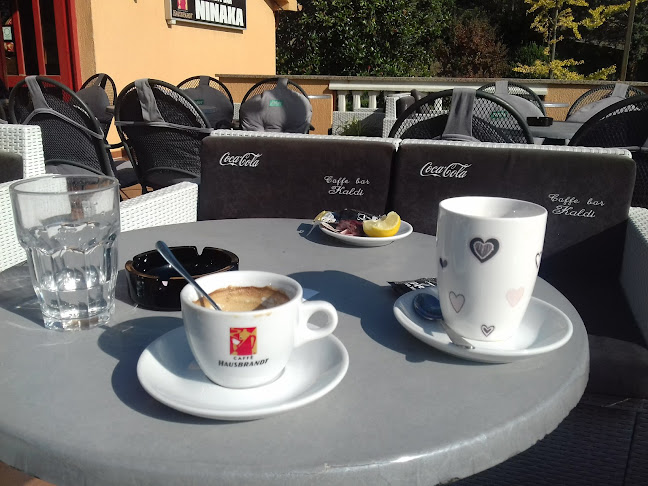 Kava na terasi Caffe Bara Ninaka
